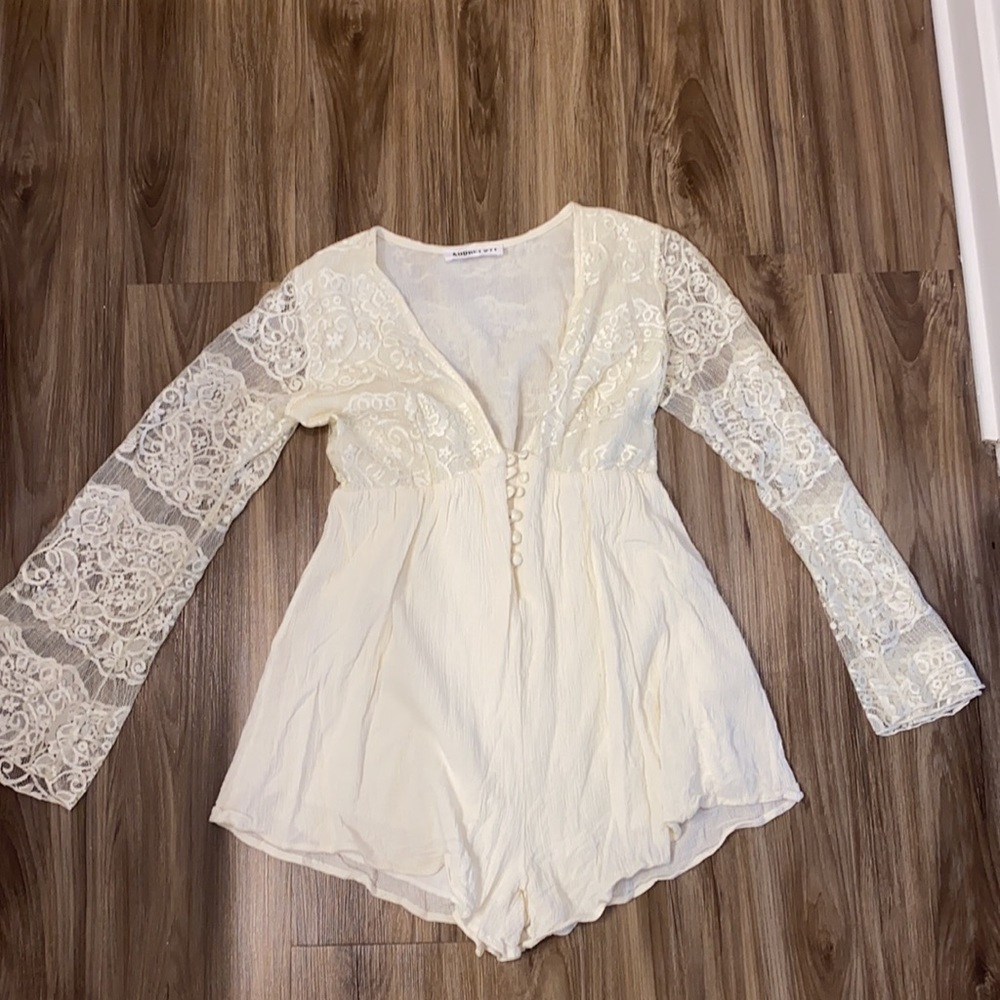 Lace romper - Picture 2 of 5